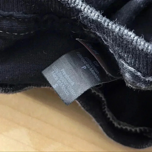 taylor janzen  tee autographed Women Size Small - Picture 6 of 9